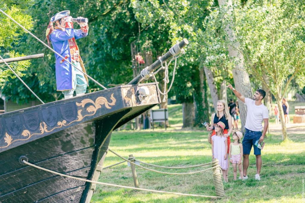 Gite Douceur De Vivre Saint-Avaugourd-des-Landes Esterno foto