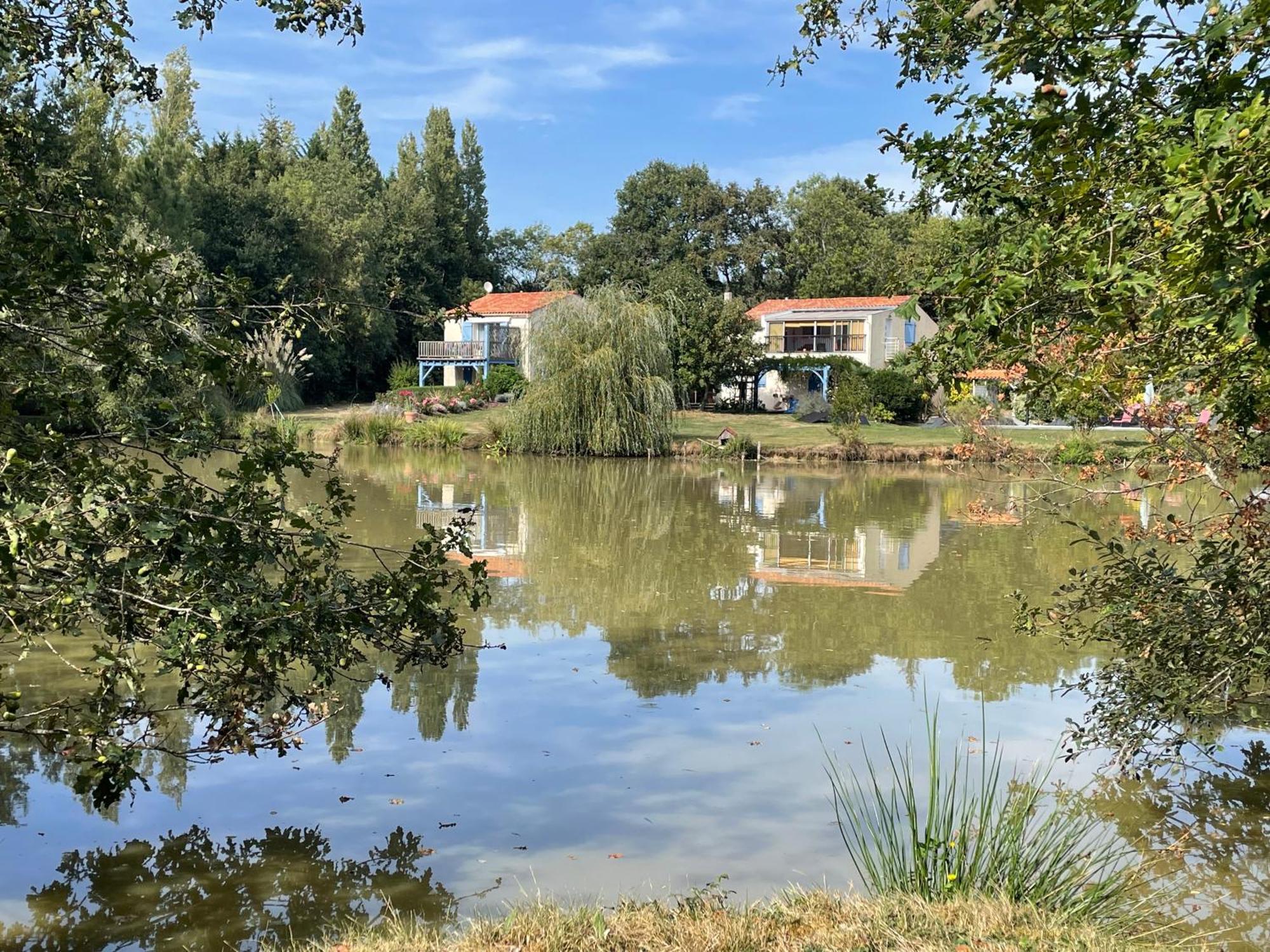 Gite Douceur De Vivre Saint-Avaugourd-des-Landes Esterno foto